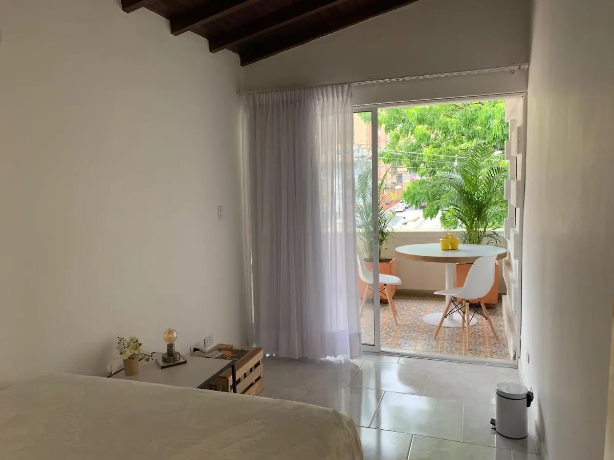 Apartamento Remodelado En El Mejor Lugar Del Centro De Medellin. Home Aris 402 0*,